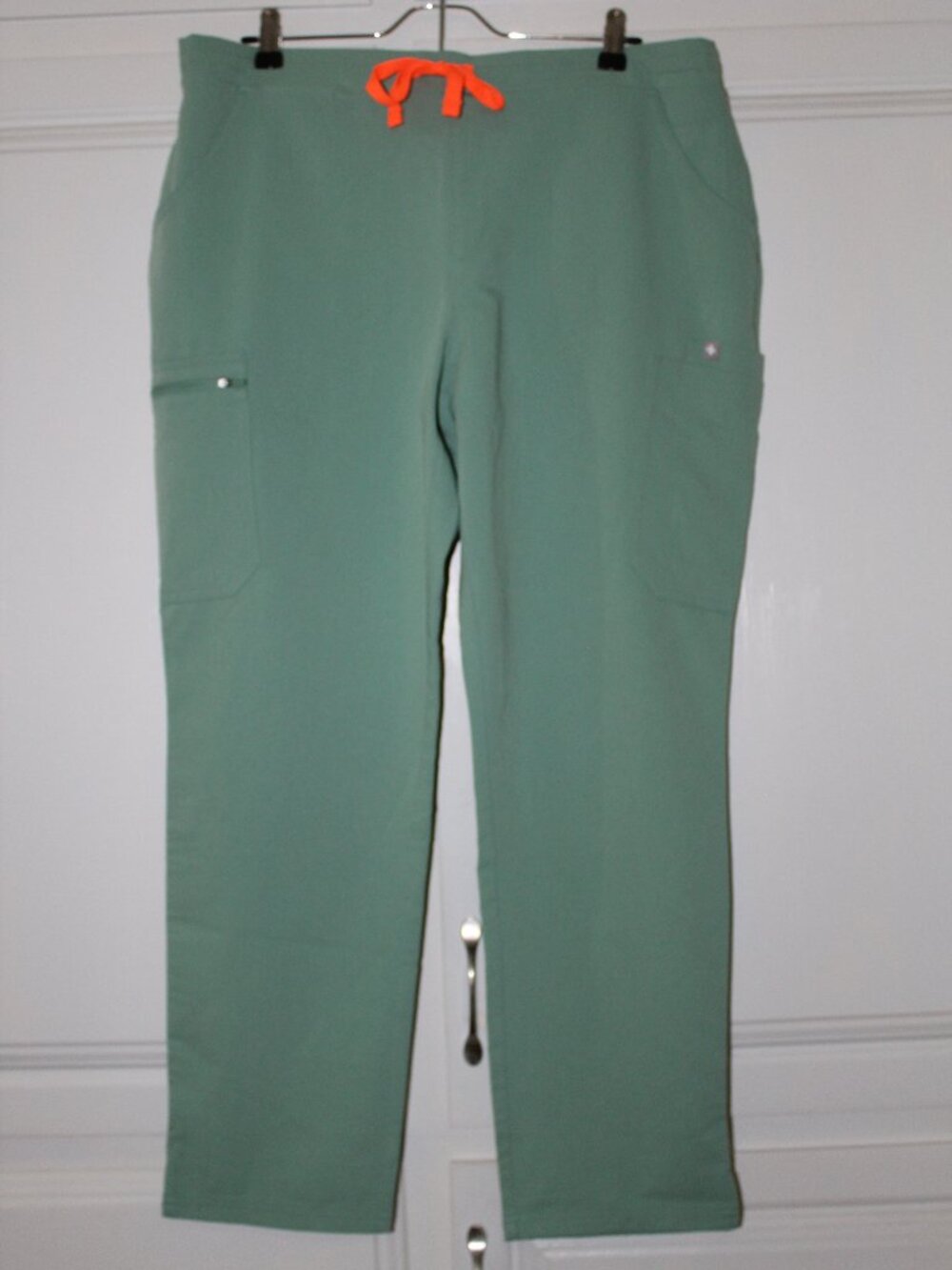 FIGS Petite Women's Jade Scrub Pants, Moto